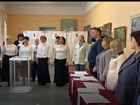 На избирательных участках Аркадака звучит гимн Российской Федерации