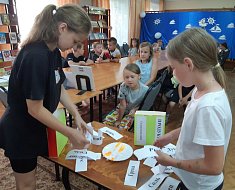 Юные читатели из Аркадака участвовали в командных играх, мастерили кораблики