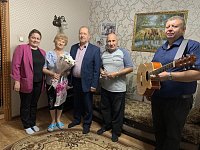 В  День пожилого человека поздравили семью героя