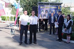 В Аркадаке обновлён cтенд почёта "Дети - наша гордость"