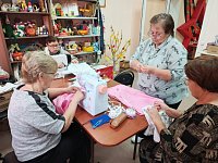 «Серебряные» волонтёры Аркадака отправили новую партию белья для раненых бойцов