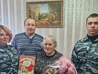 Ветеран педагогического труда  Людмила Шумарина принимала поздравления с 80-летием