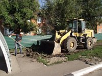 На улице Балашовской началось строительство тротуара