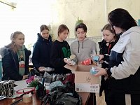 Жители Аркадакского района продолжают собирать подарки ко Дню защитника Отечества для участников СВО