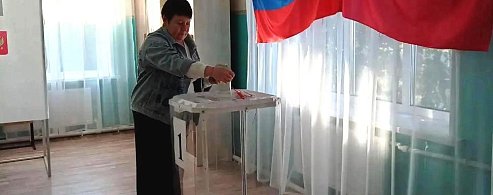 Аркадакцы приходят голосовать перед началом рабочего дня