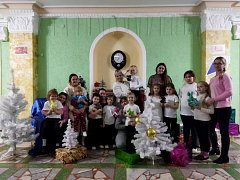 В районном Доме культуры прошёл мастер-класс для родителей кружковцев по изготовлению символа нового года
