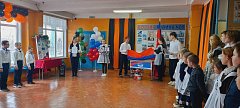 В Алексеевской школе открыли Парту героев-земляков Калинина Алексея и Курганова Сергея