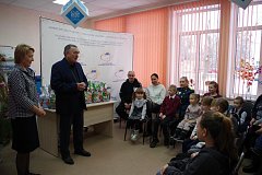 Василий Кравцов подарил аркадакским детям радость и заботу 