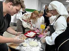 В Аркадакском техникуме в рамках агромарафона «От зерна до каравая»  прошёл фестиваль «Русский хлеб»