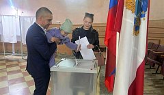 Дети на выборах в Аркадакском районе делают первые шаги к гражданственности