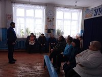 С жителями сёл Баклуши и Подгорное обсуждали вопросы ремонта дорог и говорили о проектах местных инициатив